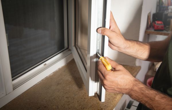 Cost of Dual Pane Window Repair in Meridian