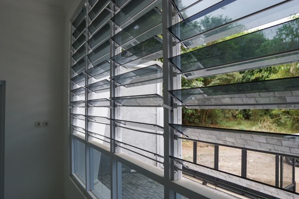 Cost of Jalousie Window Repair in Meridian